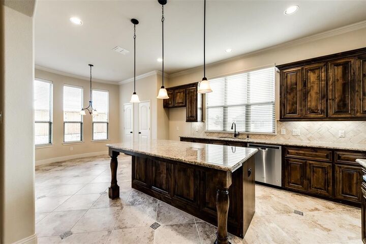 Property Photo: 600 England Street TX 75189