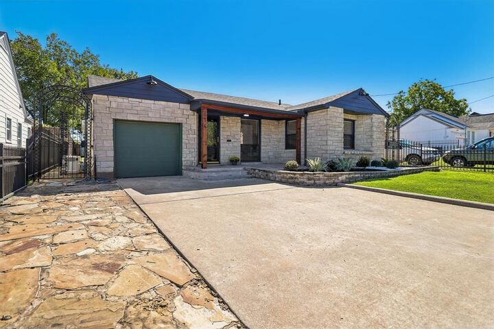 Property Photo:  614 Marshalldell Avenue  TX 75211 