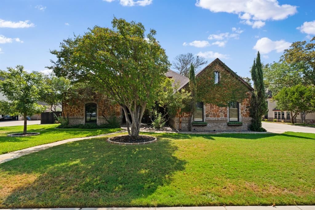 Property Photo: 3602 Lakeway Drive TX 76087