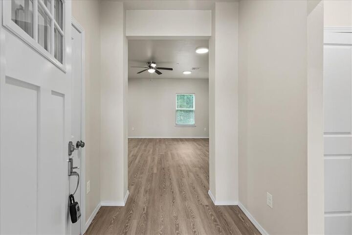 Property Photo:  229 E Abbot Lane  OK 73064 