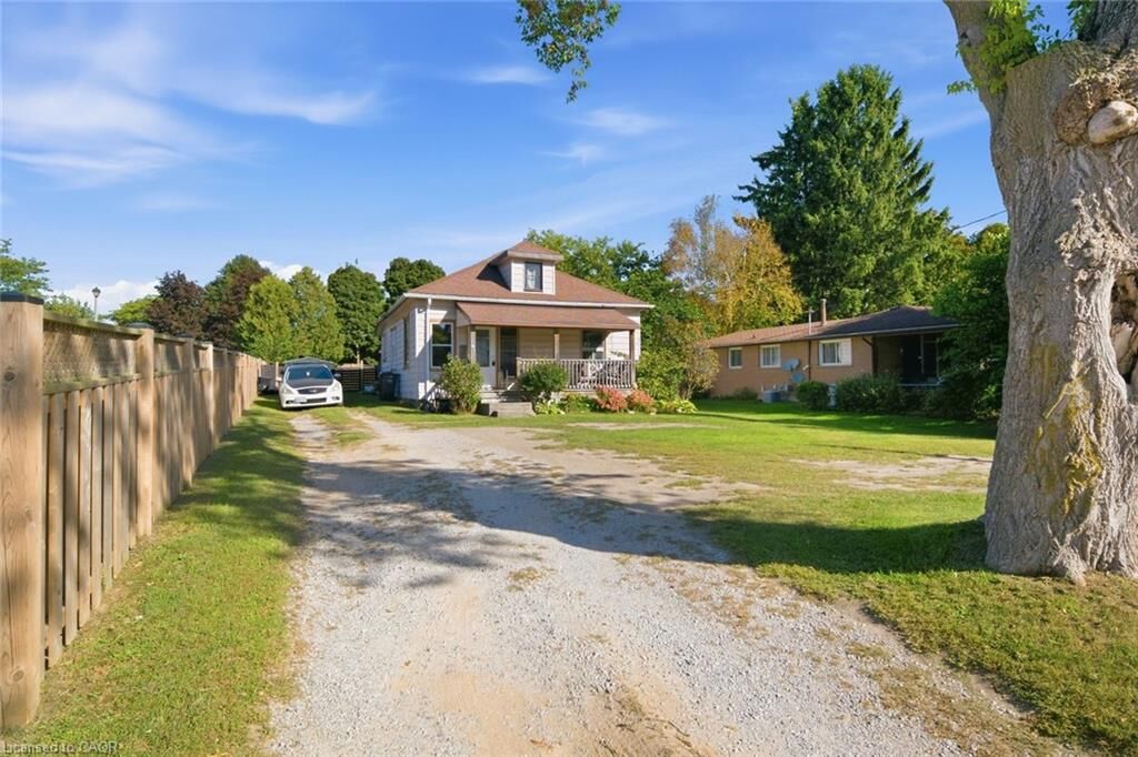 Property Photo: 165 Victoria Street ON N3Y 4R6