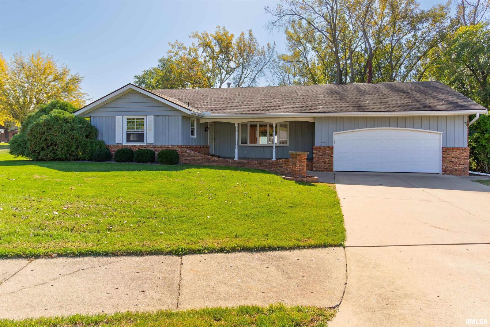 Property Photo:  2323 Sierra Drive  IL 61554 