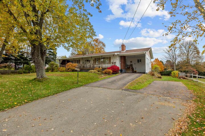 Property Photo: 72 Macrae Drive PE C1C 0S3