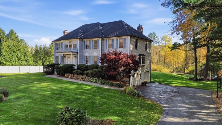 Property Photo:  8 Cloverfield Dr  MA 01810 