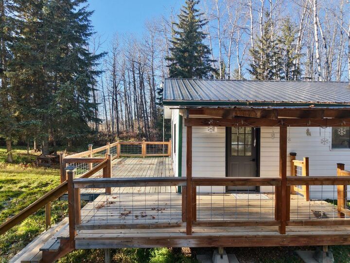 Property Photo: 861070 Hwy 743 AB T0H 1J2