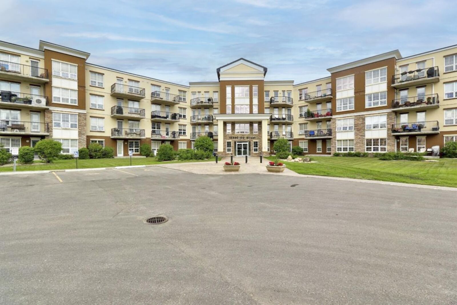 Property Photo: 12330 102 St 215 AB T8V 0N4