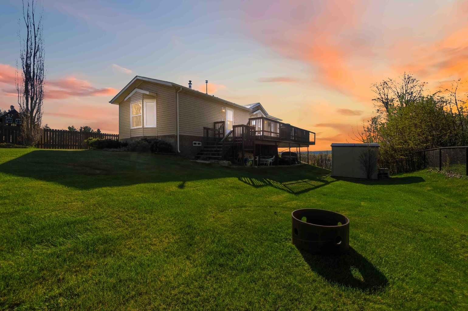 Property Photo:  53117 Hwy 31 Highway 7  AB T0E 2B0 