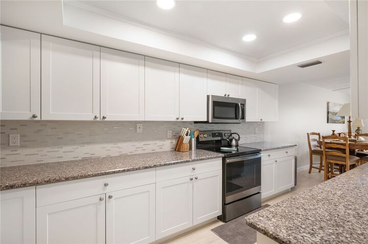 Property Photo: 1166 6th Avenue B5 FL 32960