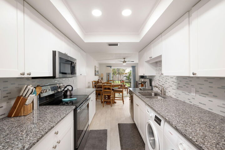 Property Photo: 1166 6th Avenue B5 FL 32960