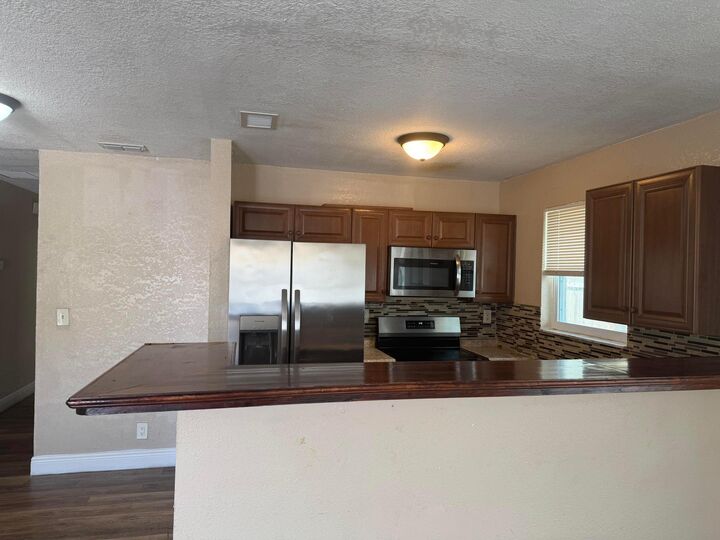 Property Photo:  1679 W 16th Street  FL 33404 