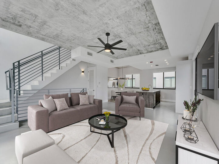 Property Photo:  924 NE 4th Street  FL 33301 
