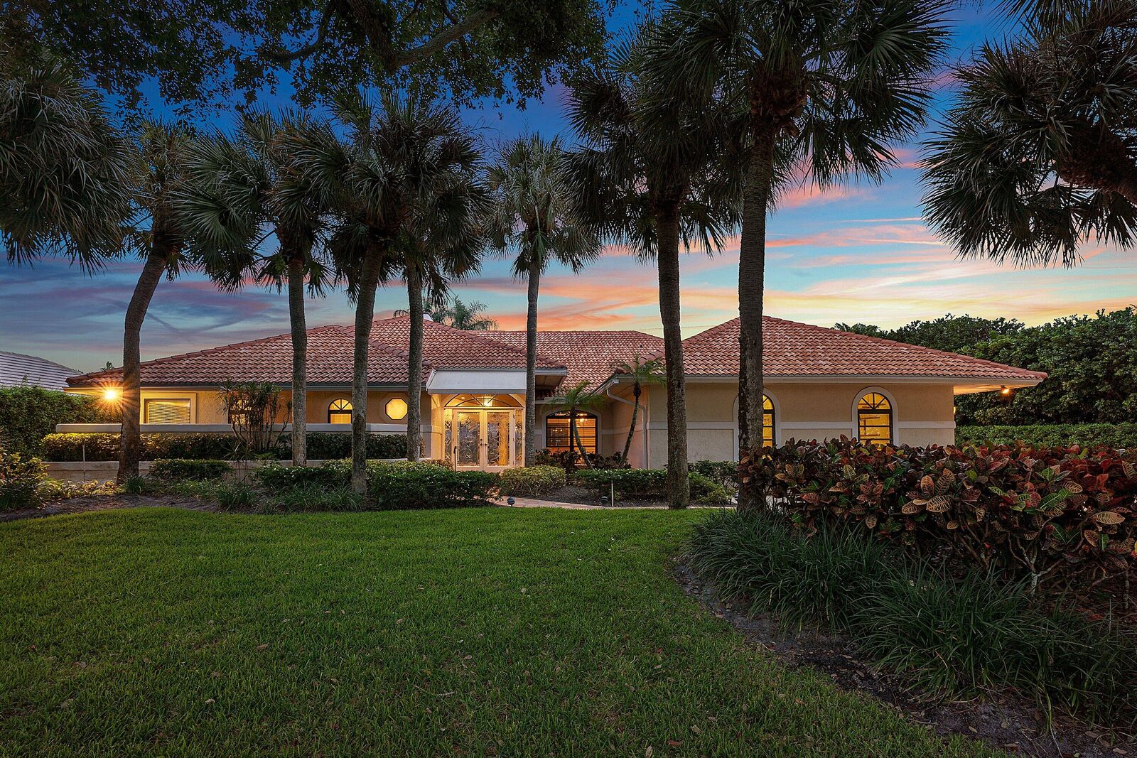 Property Photo: 10126 SE Royal Tern Way FL 33469