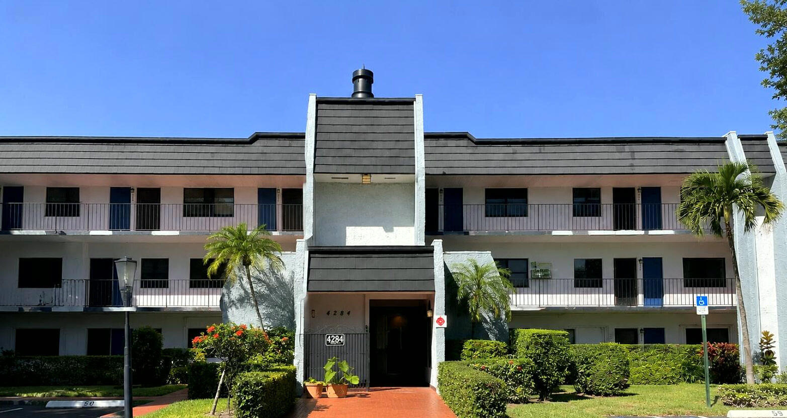 Property Photo:  4284 Deste Court 304  FL 33467 