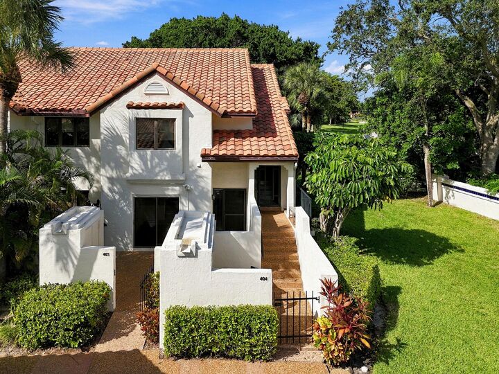Property Photo: 7858 Granada Place 404 FL 33433