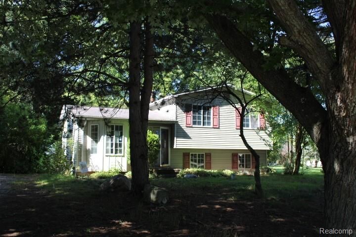Property Photo: 5841 Gracelawn Street MI 48461