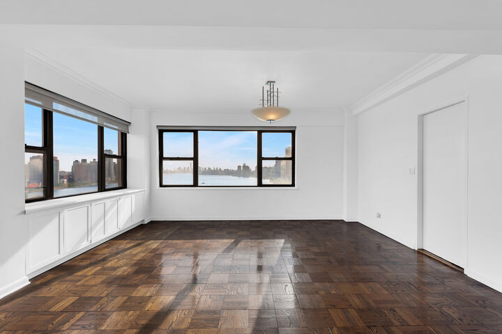 Property Photo: 25 Sutton Place S 20G NY 10022