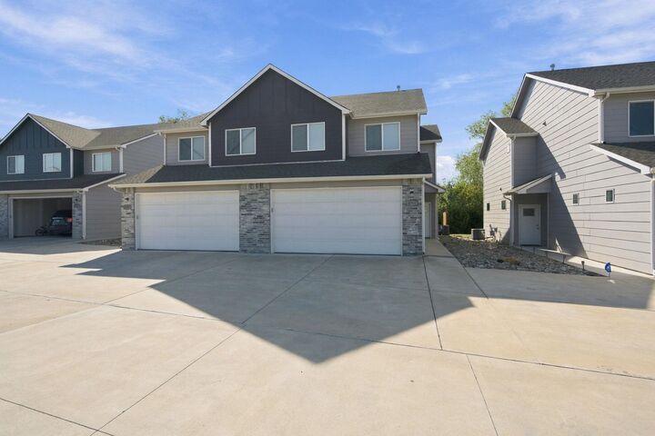 Property Photo:  4761 E 45th St N  KS 67220-2445 
