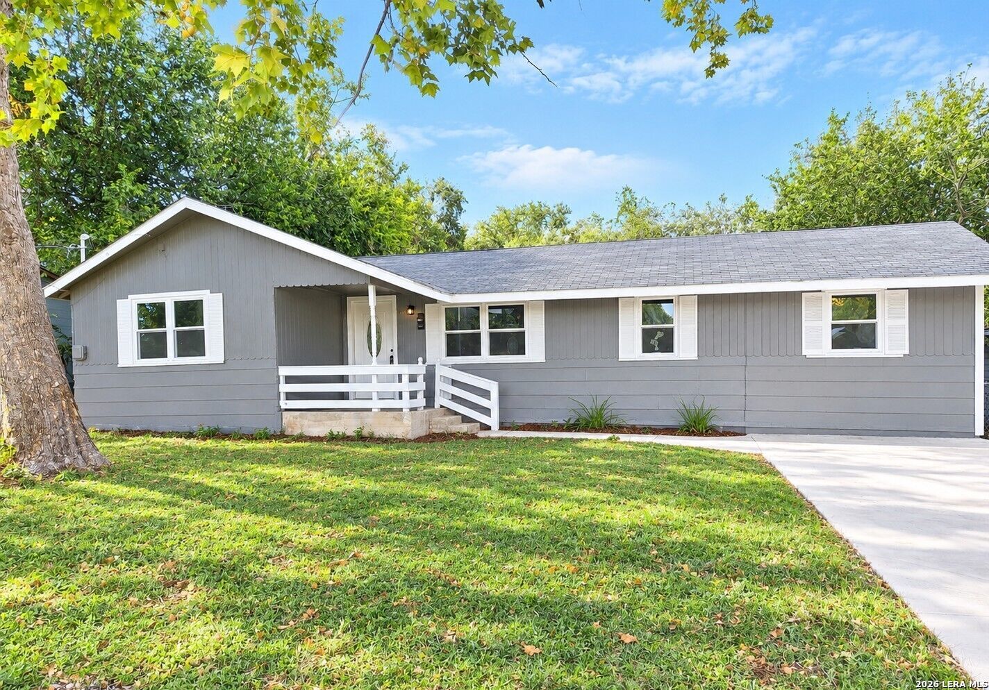 Property Photo: 705 Short Ave TX 78155