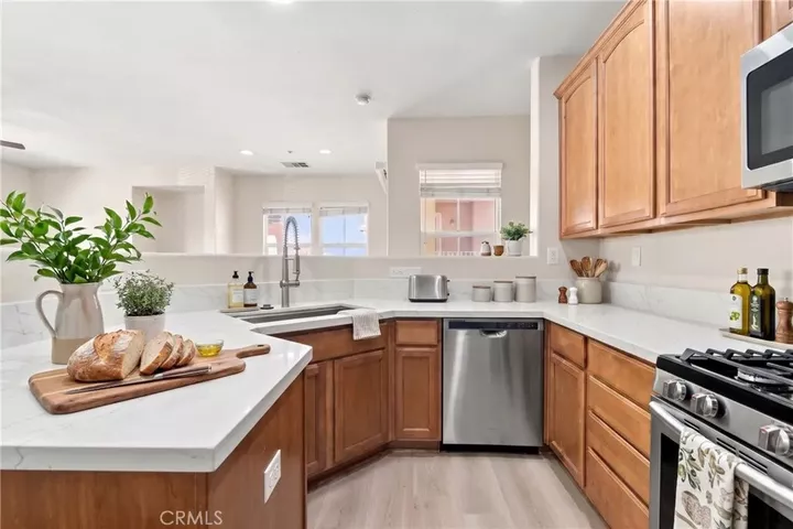 Property Photo: 15632 Vista Way 100 CA 92532