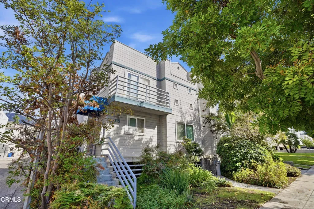 Property Photo:  315 Cameron Place 3  CA 91207 