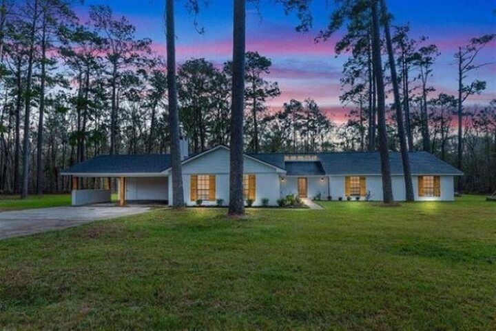 Property Photo: 25228 Highway 165 LA 70648