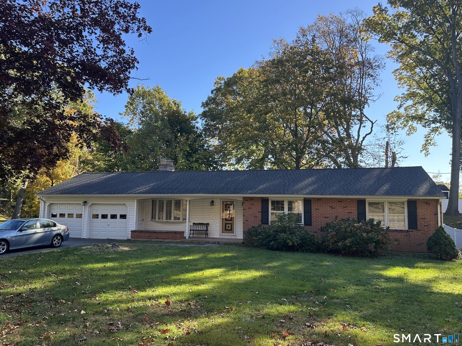Property Photo:  6 Shingle Hill Road  CT 06516 
