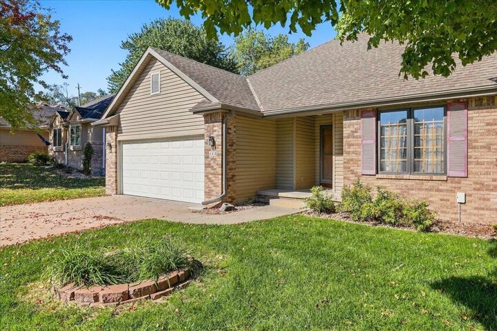 Property Photo:  112 W Ferndale Drive  IA 51503 
