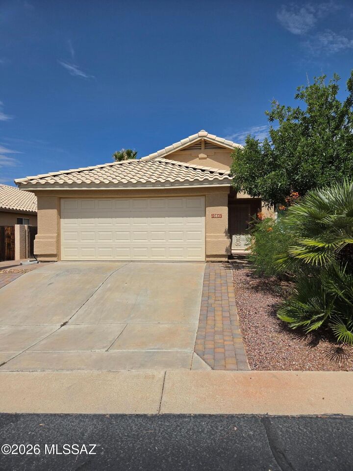 Property Photo:  10841 N Sand Canyon Place  AZ 85737 
