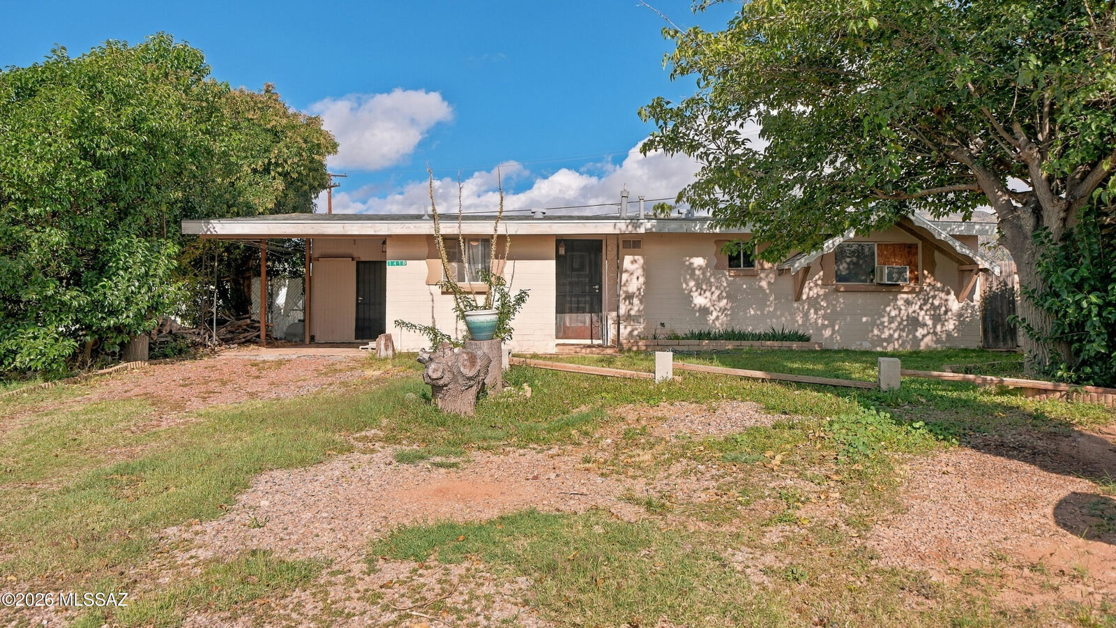 Property Photo:  1418 S Calle De Rosas  AZ 85603 