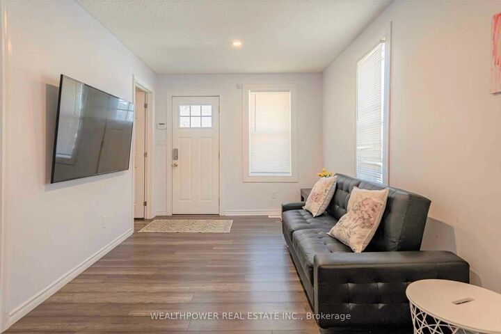 Property Photo:  5579 Buchanan Avenue  ON L2G 3T7 