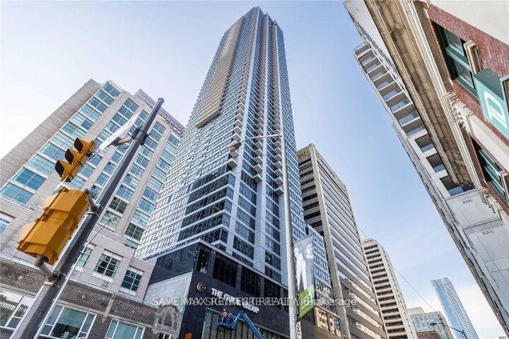 Property Photo: 395 Bloor Street E 5408 ON M4W 1H7