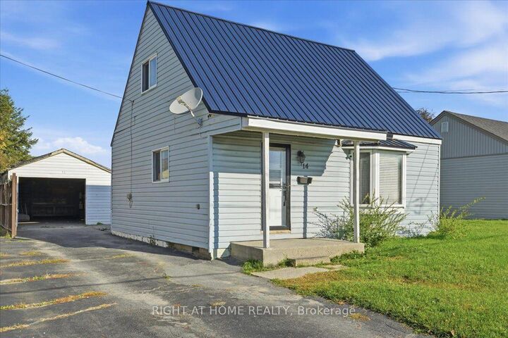 Property Photo:  14 Harriet Street  ON K8V 4L4 