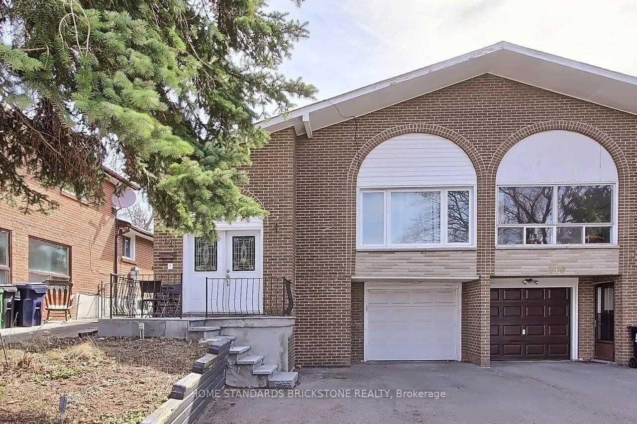 Property Photo:  121 James Gray Drive  ON M2H 1P2 
