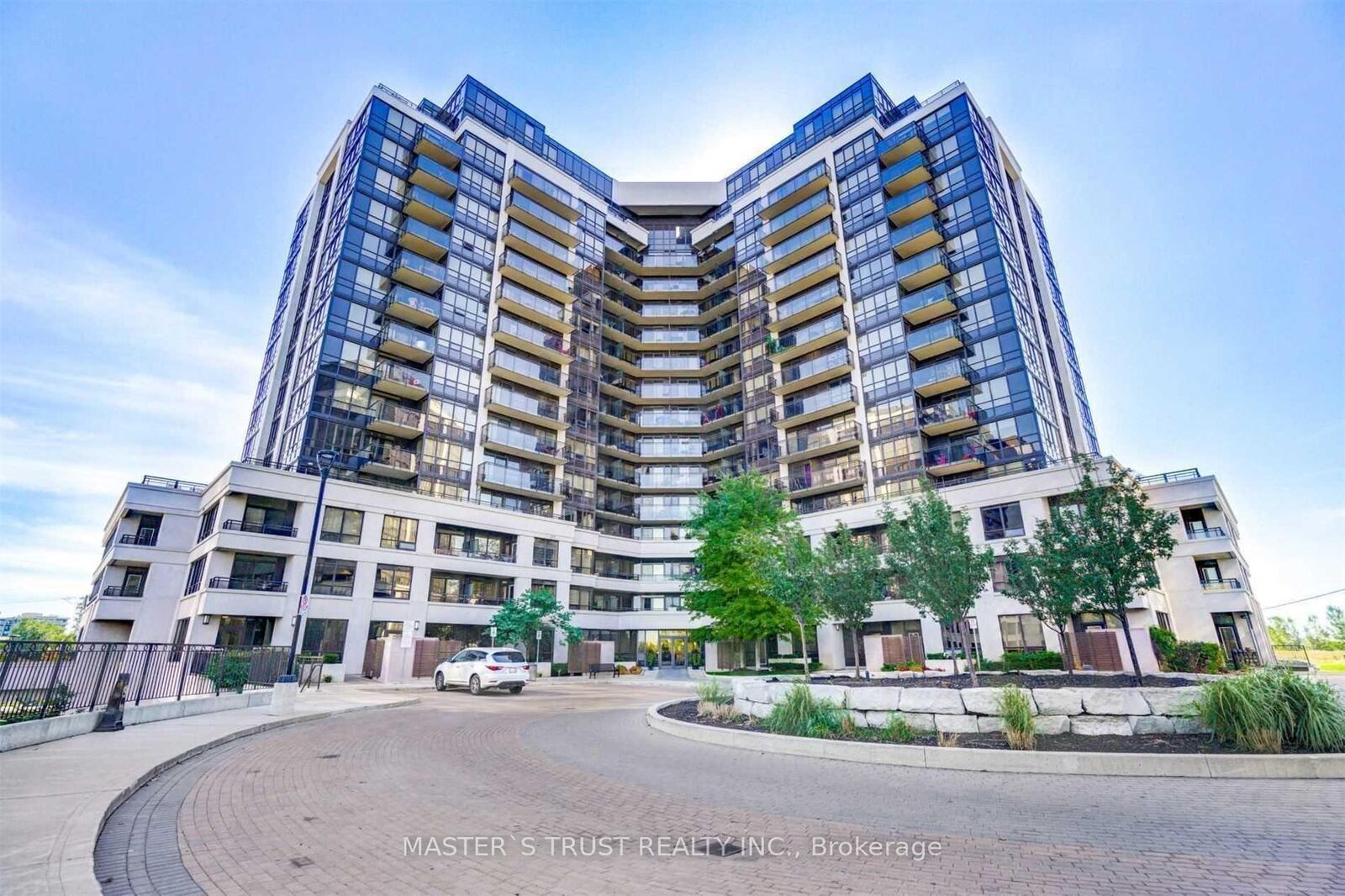 Property Photo:  1060 Sheppard Avenue W 807  ON M3J 0G7 