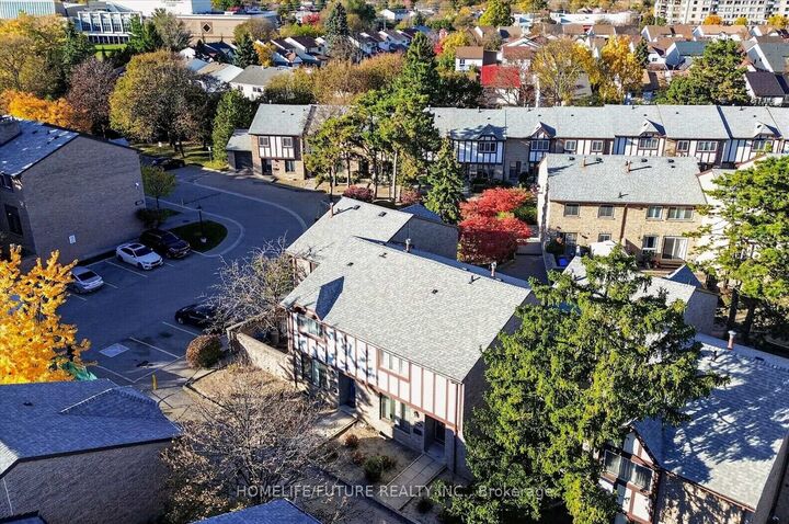 Property Photo:  100 Burrows Hall Boulevard 59  ON M1B 1M7 