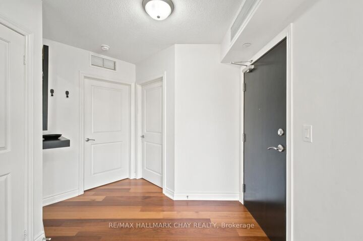 Property Photo: 149 Church Street 607 ON L0G 1T0