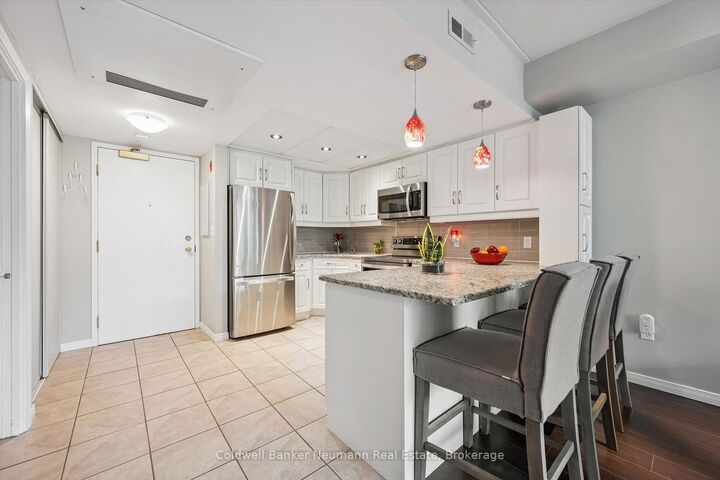 Property Photo:  105 Bagot Street 314  ON N1H 8H4 