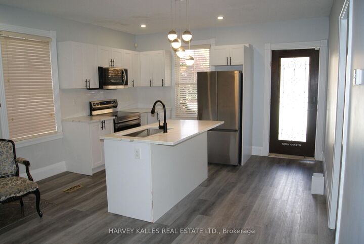 Property Photo:  70 Centre Street W Main/Back  ON N7G 1T8 