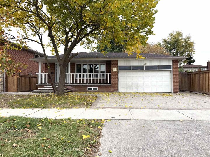 Property Photo:  29 Lawnmere Crescent  ON M1S 2T1 