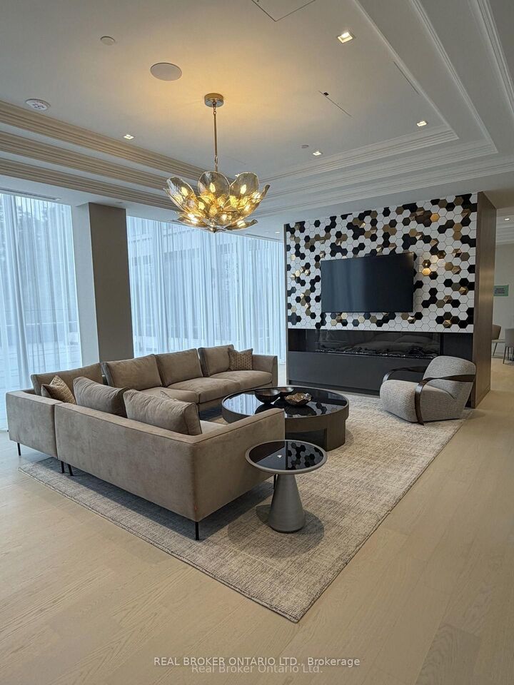 Property Photo: 2450 Bloor Street W 306 ON M6S 0A9