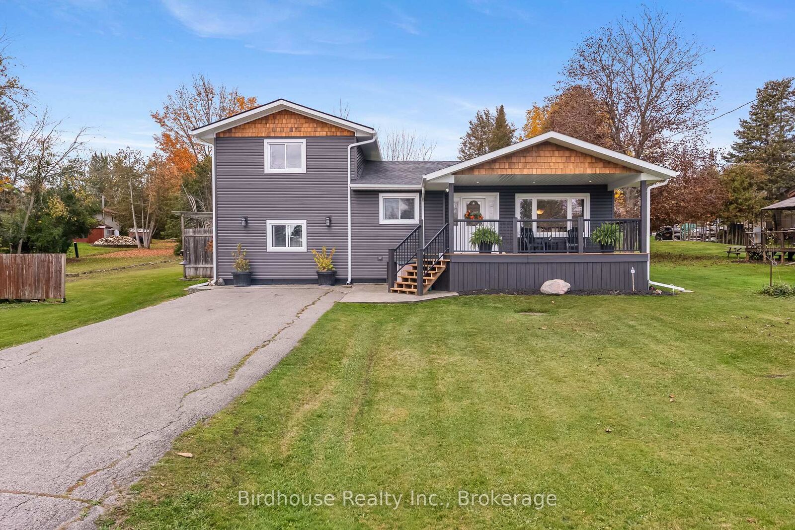 Property Photo: 205 Lakeshore Drive ON K0M 1A0