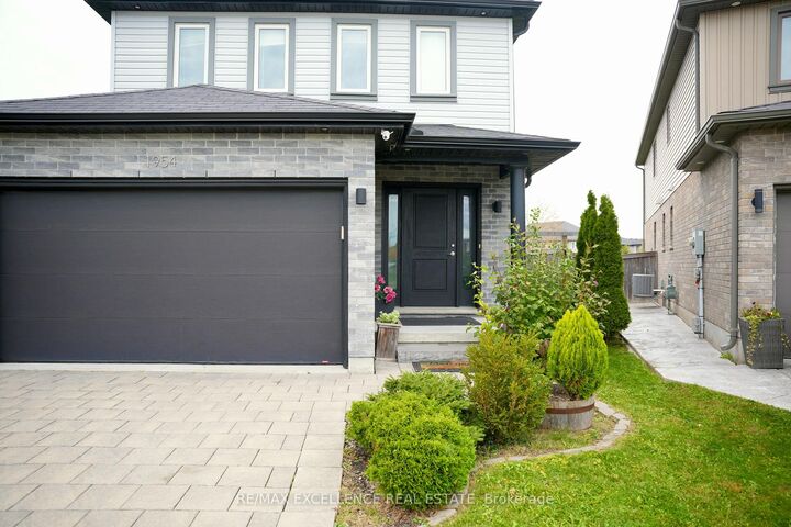 Property Photo:  1954 Foxridge Crescent  ON N6G 0L8 