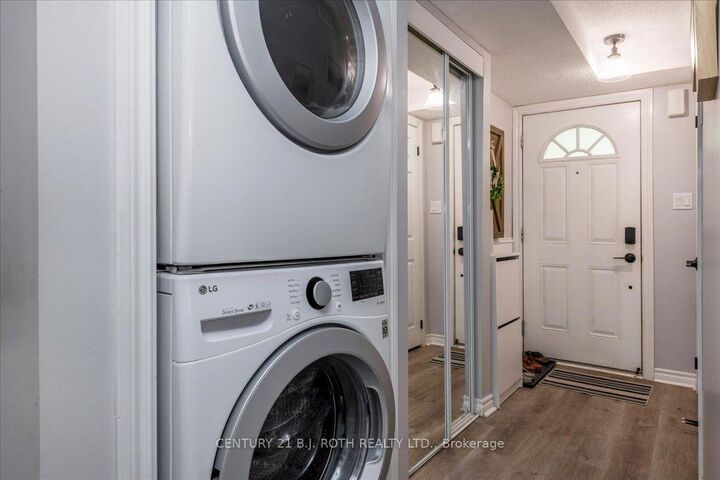 Property Photo: 93 Goodwin Drive 5 ON L4N 6K6