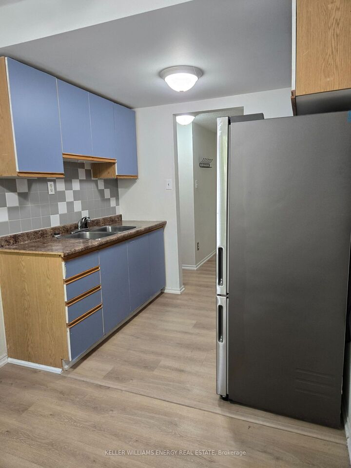 Property Photo:  576 Mary Street E 107  ON L1N 2R3 