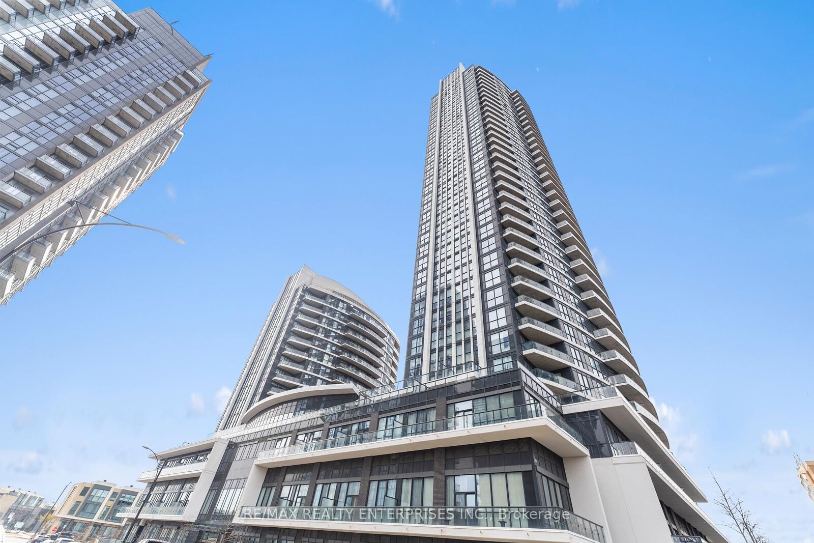 Property Photo: 35 Watergarden Drive 3212 ON L5R 0G8