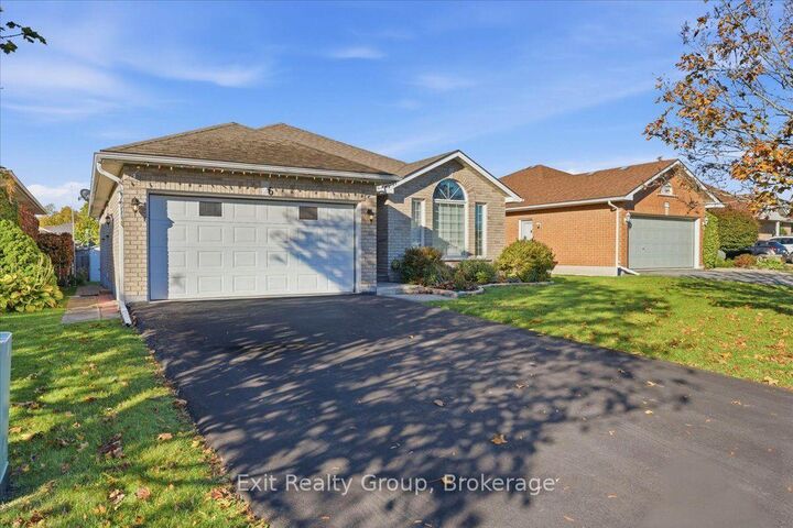 Property Photo:  6 Hemlock Crescent  ON K8N 5W7 