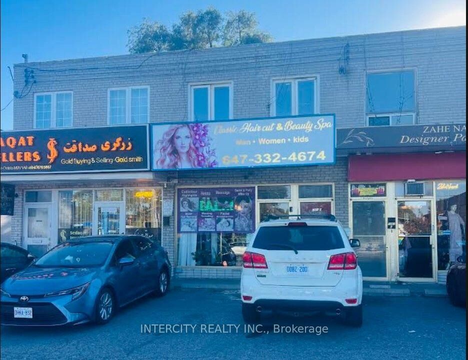 Property Photo: 1001 Albion Road Upper ON M9V 1A6