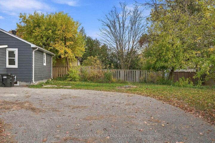 Property Photo: 202 Ferndale Drive N ON L4N 9W1