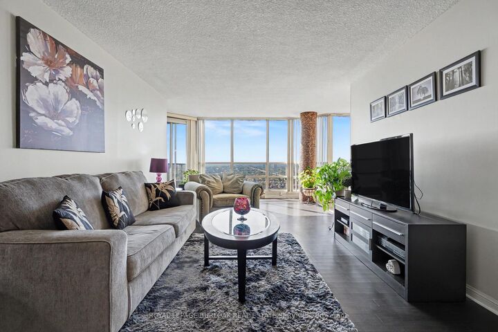 Property Photo: 45 Kingsbridge Garden Circle 2407 ON L5R 3K4