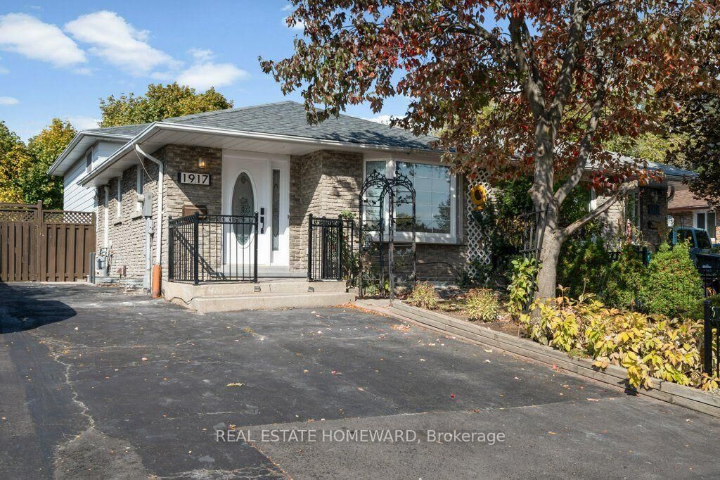 Property Photo: 1917 Bonnymede Drive Main ON L5J 1E2